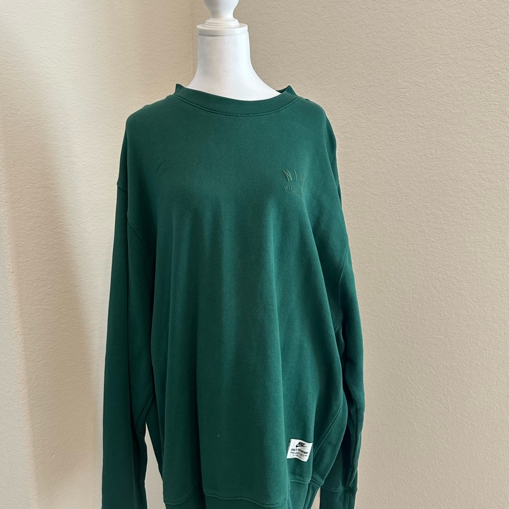 Nike Green Crewneck Sweater with Ribbed Cuffs